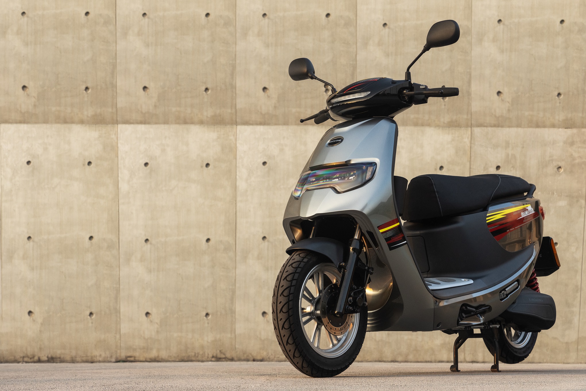 eMOVING全新快充電車勁炫125震撼上市！ 騎多少算多少全新電池資費最低99元| 汽車專家